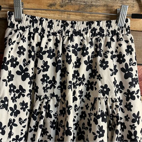 Kendall + Kylie White And Black Floral Skirt Size Small - Picture 8 of 11